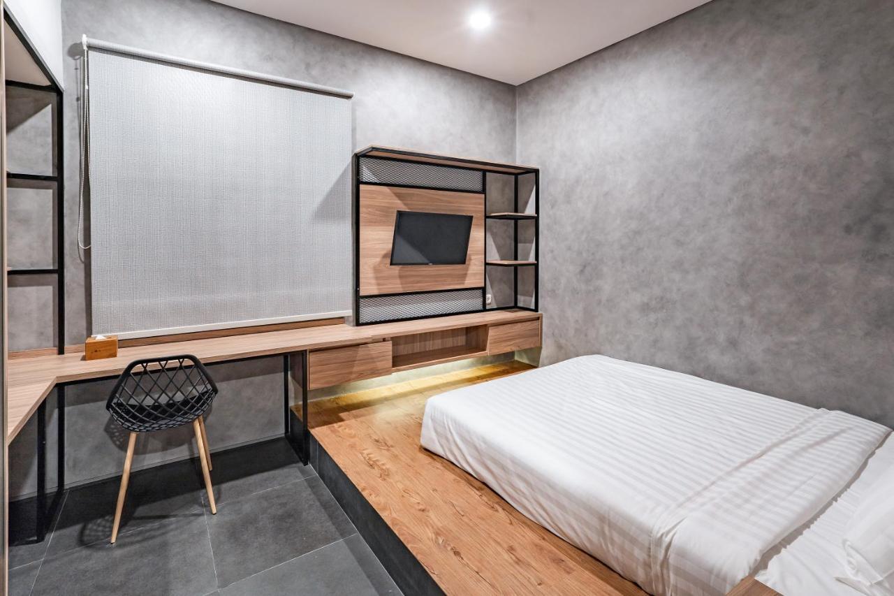 Loa Living Solo Baru Hotel Grogol Room photo